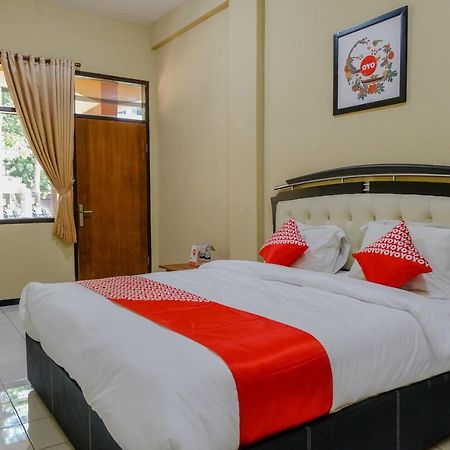 Oyo 1342 Uniga Malang Family Residence 외부 사진
