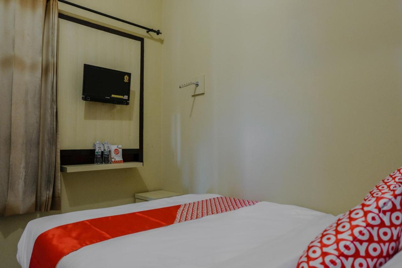 Oyo 1342 Uniga Malang Family Residence 외부 사진