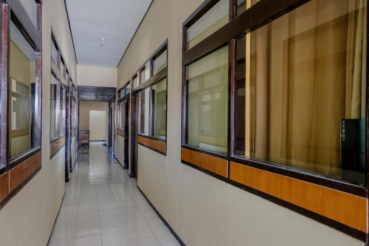 Oyo 1342 Uniga Malang Family Residence 외부 사진