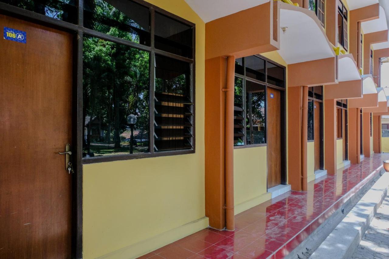 Oyo 1342 Uniga Malang Family Residence 외부 사진