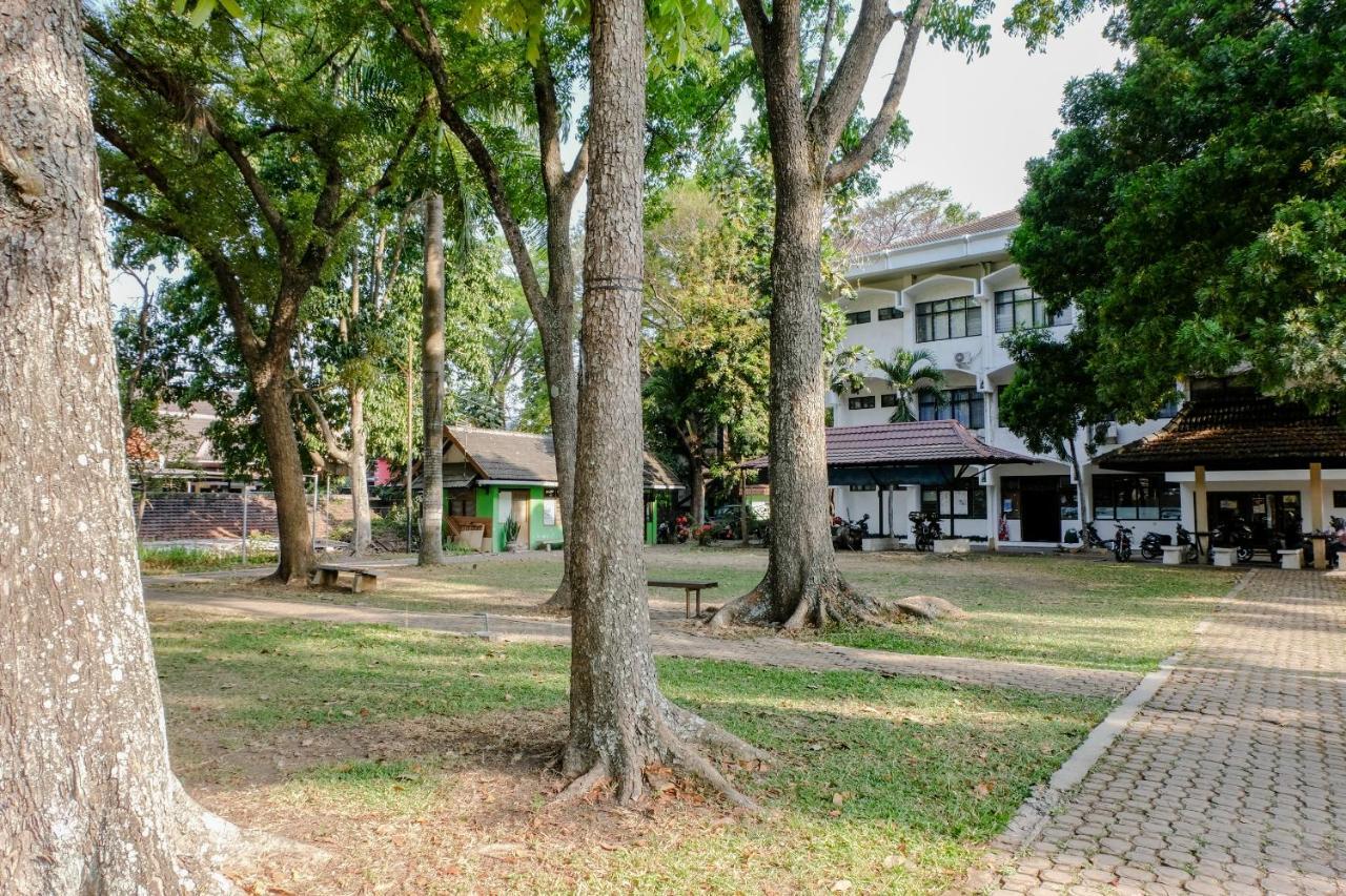 Oyo 1342 Uniga Malang Family Residence 외부 사진