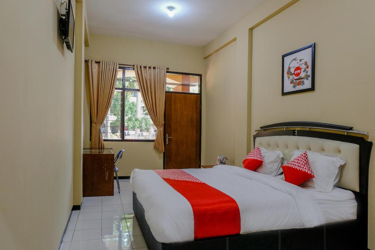 Oyo 1342 Uniga Malang Family Residence 외부 사진