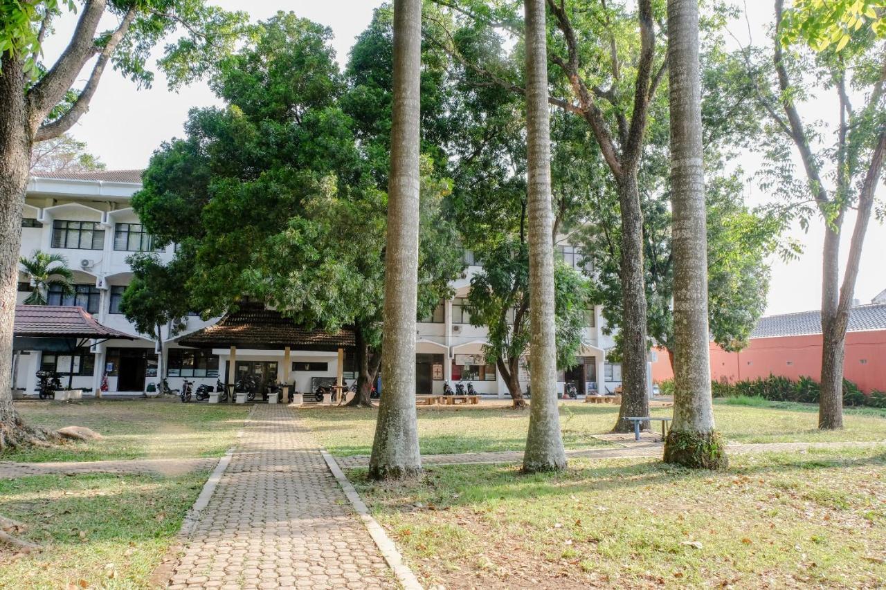 Oyo 1342 Uniga Malang Family Residence 외부 사진