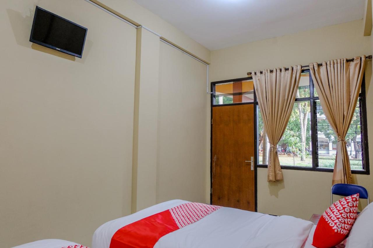Oyo 1342 Uniga Malang Family Residence 외부 사진