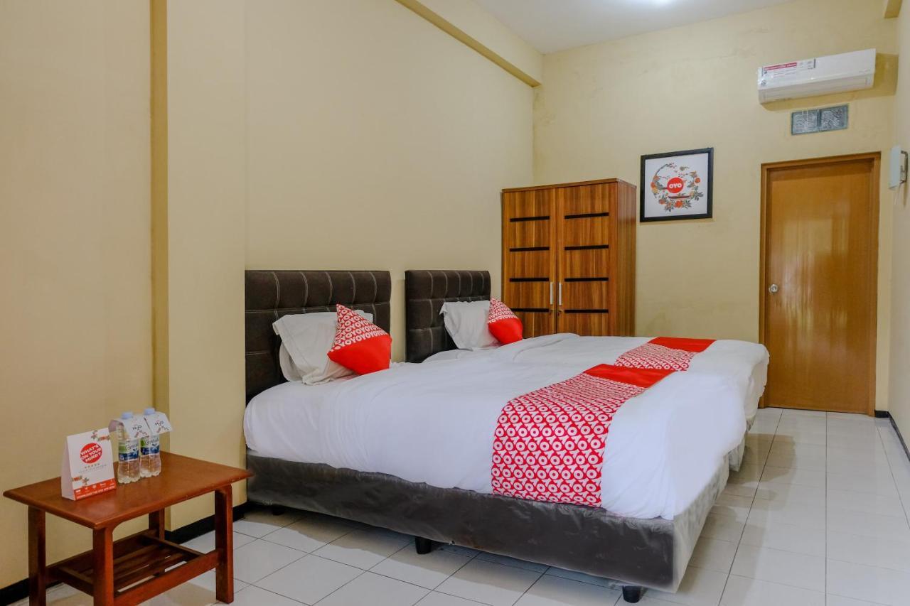 Oyo 1342 Uniga Malang Family Residence 외부 사진