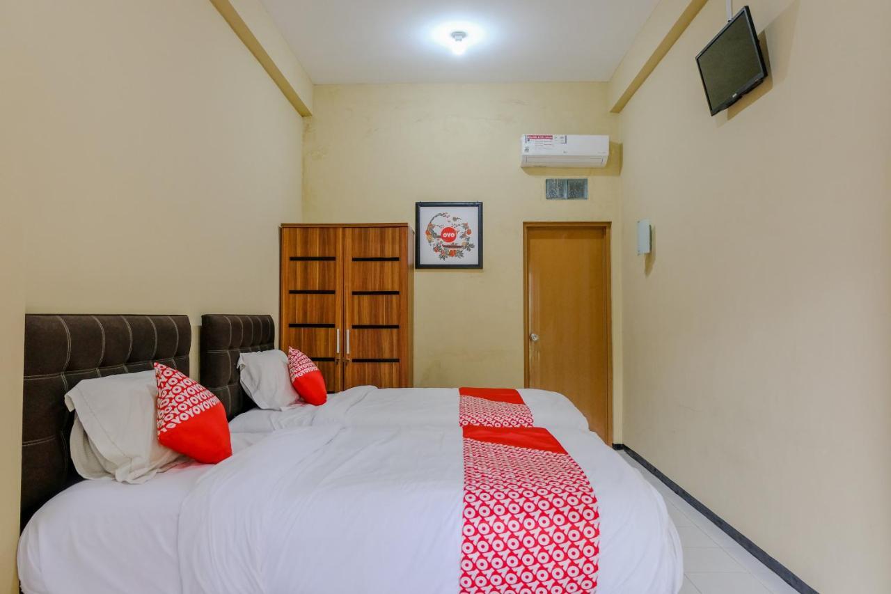 Oyo 1342 Uniga Malang Family Residence 외부 사진